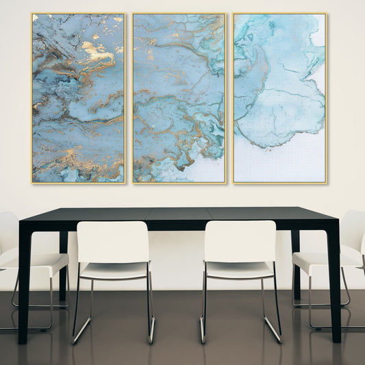 Abstrakte blaue moderne gerahmte Leinwandkunst, extra großer Mehrteilerdruck blau-goldene Wandkunst in goldenem Schweberahmen, Set von drei Kunstgeschenken