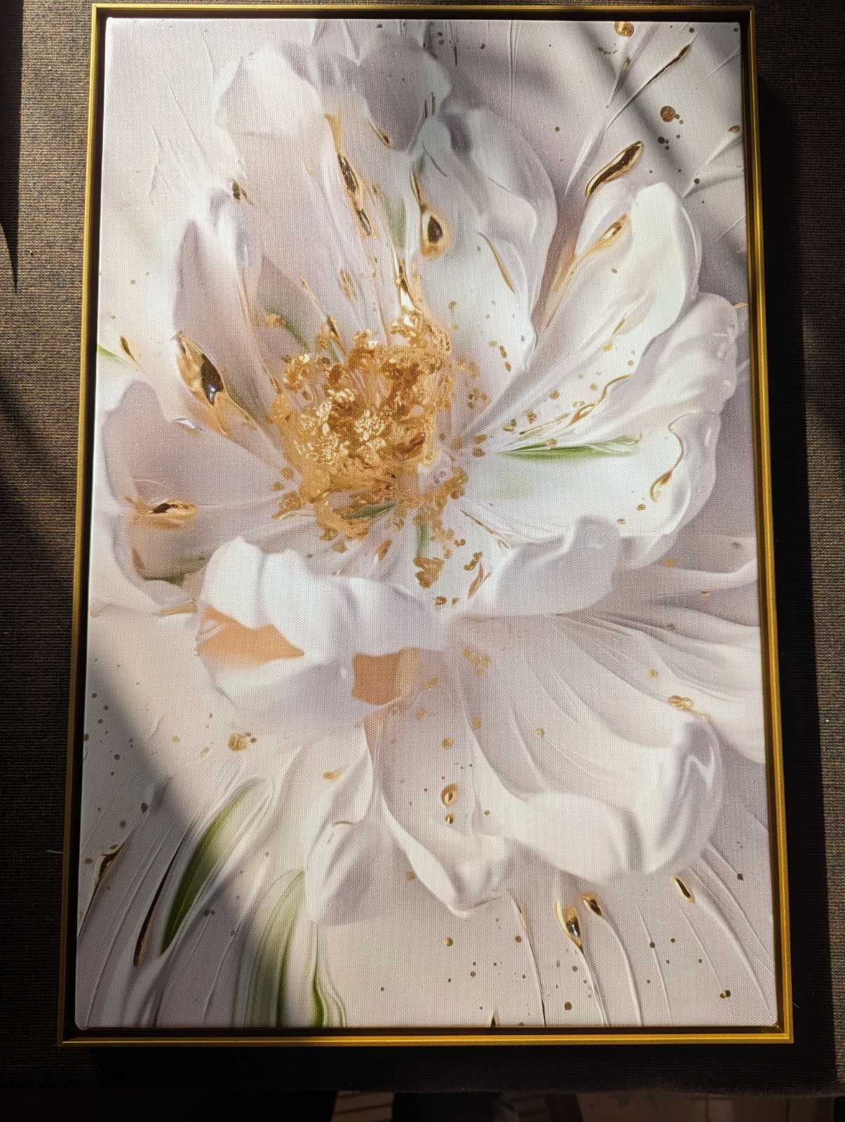 Florale 3D-Wandkunst, großes Kunstwerk in Weiß und Gold, druckbare Wandkunst im Floater-Rahmen, volumetrischer Leinwanddruck mit weißen Blumen, Wandkunst fürs Wohnzimmer