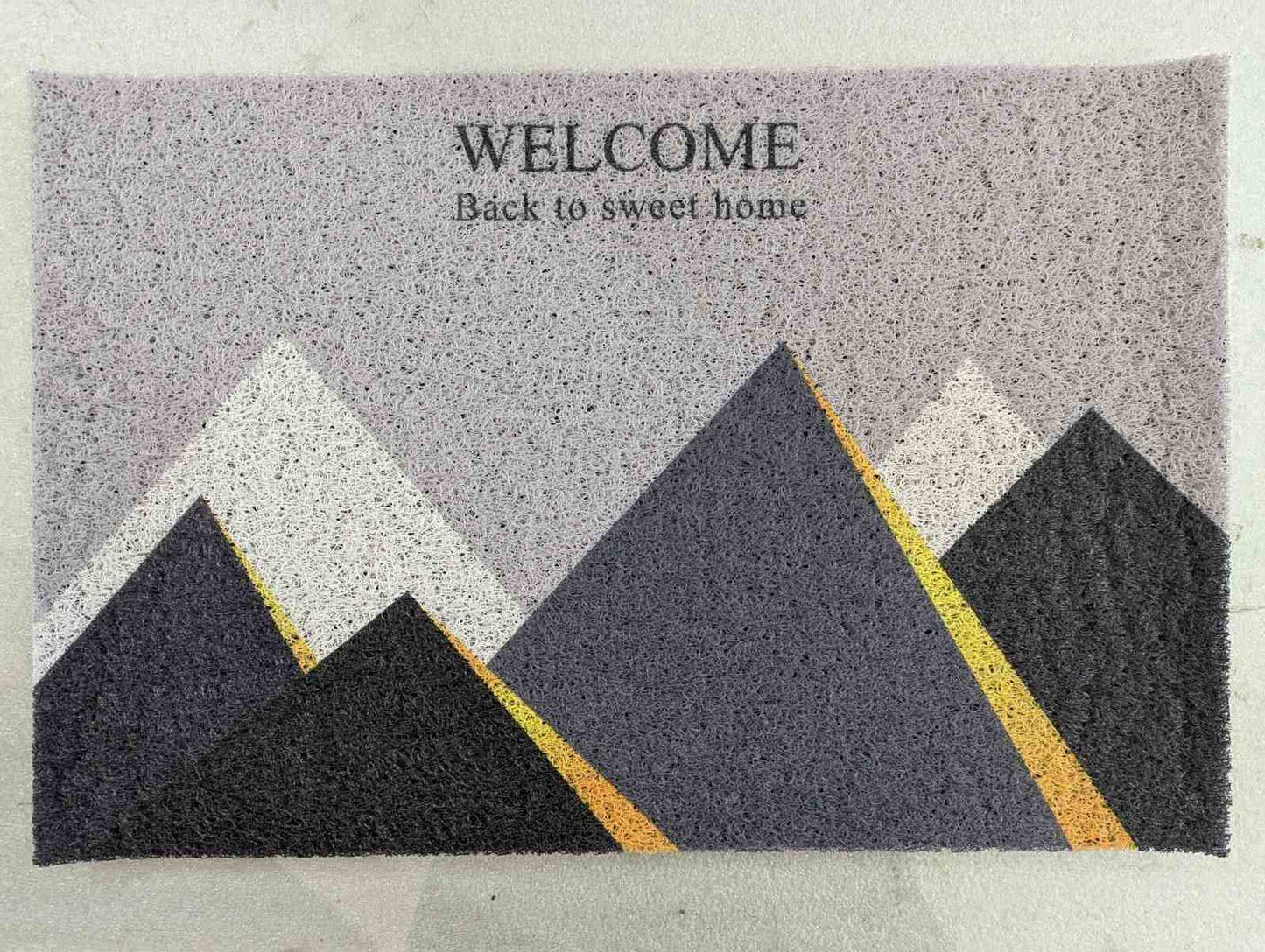 Rutschfester Teppichboden, Fußmatte für den Eingangsbereich „Pyramiden“