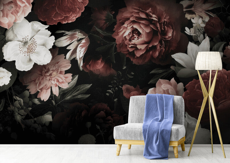 Dunkle Fototapete mit großen Blumen auf Leinwand „Nachtblüte“
