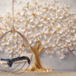 Selbstklebende Fototapete mit 3D-Motiv in Weiß-Gold, Blumenbaum-Design für die Wand „Blühender Baum“