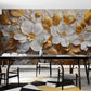 Große Fototapete mit 3D-Blumenmotiv in Weiß-Gold für die Wand „Große weiß-goldene Blumen“