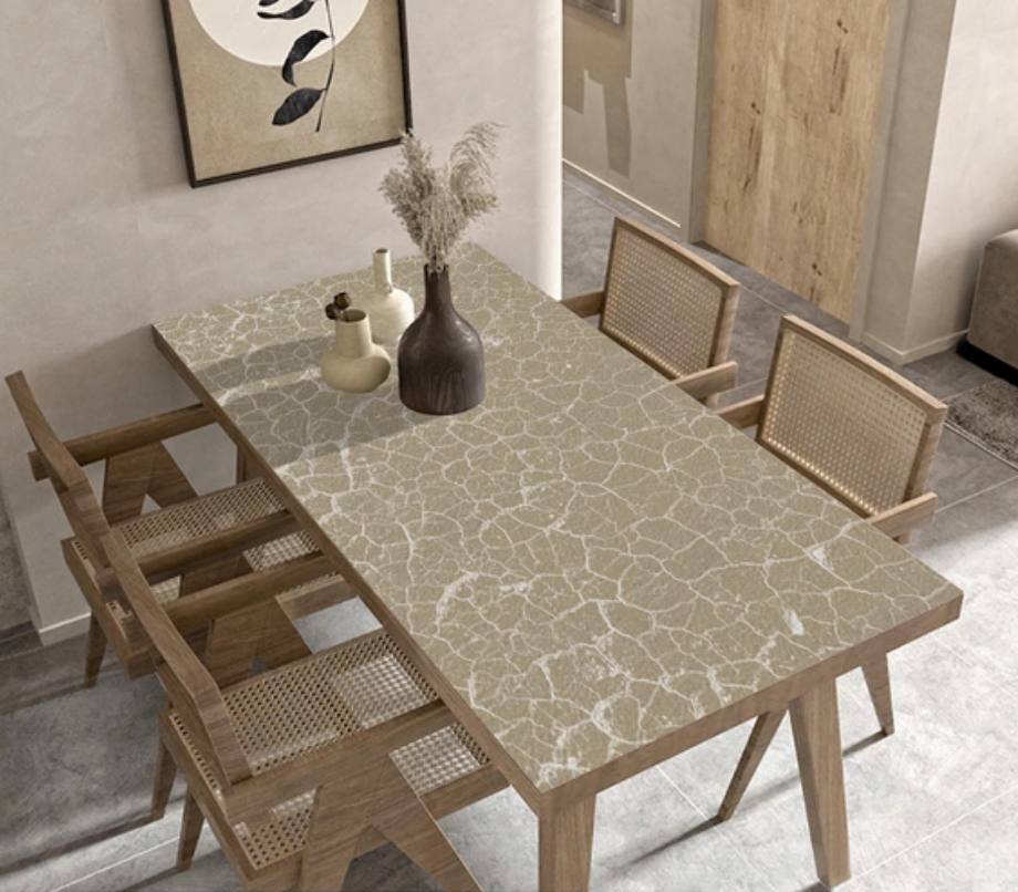 Wasserfeste Tischdecke in Lederoptik mit abstraktem Print, Tischfolie „Beige“