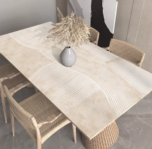 Tischdecke mit neutralem abstraktem Print „Stille Formen“