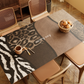 Stylische PVC-Tischdecke mit Tiermotiven „Safari“