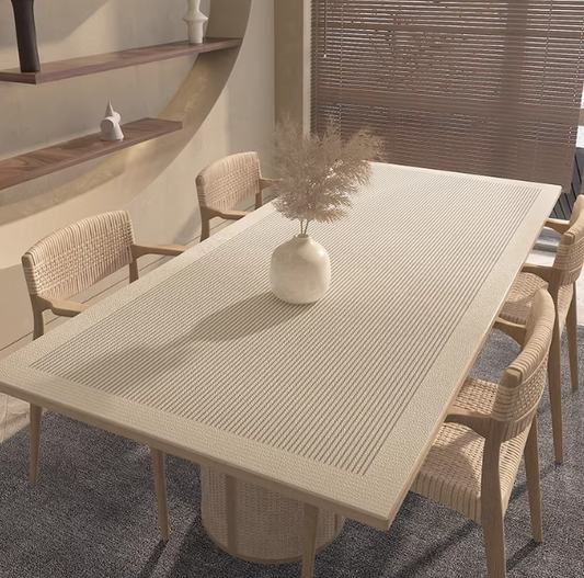 Wasserfeste Tischdecke in hellbeigen Tönen „Sanfte Eleganz“