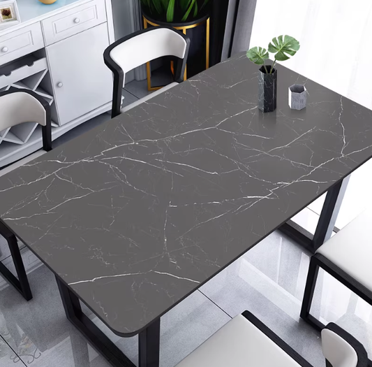 Schützende Tischdecke für den Tisch in Grau „Graue Harmonie“