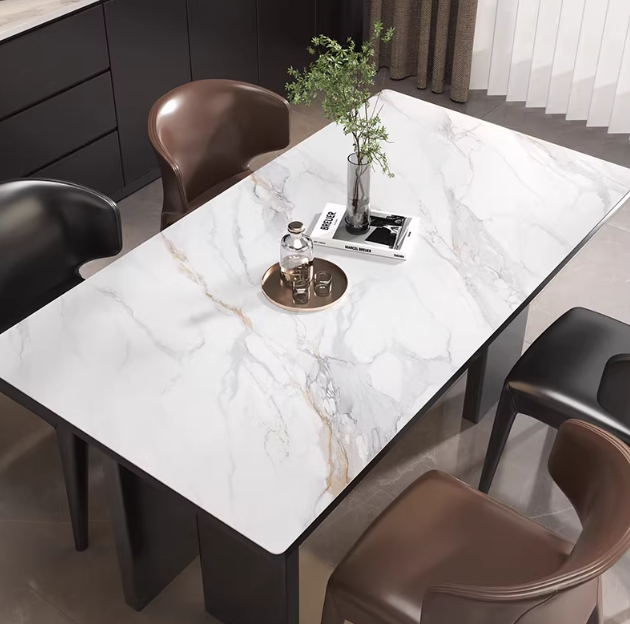 Tischdecke in hellen Tönen mit neutralem Muster „Helle Harmonie“