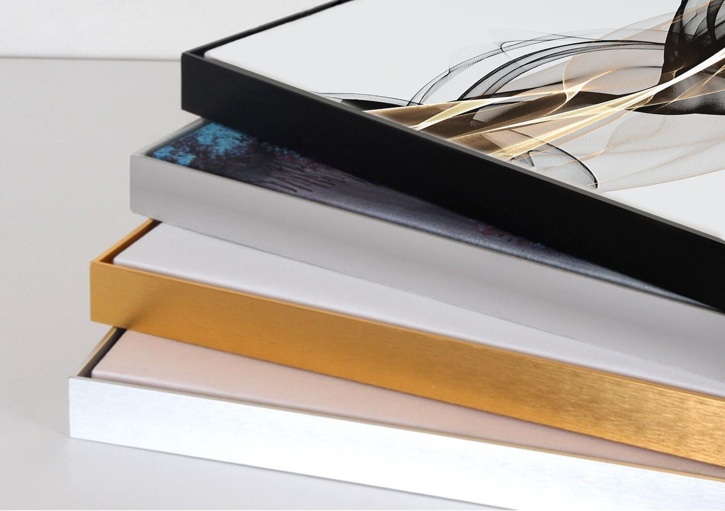 Abstraktes Wandkunstbild auf Leinwand im Goldrahmen, vertikales Gemälde in Schwarz und Gold, großer schwebender Rahmen, Wandkunst fürs Schlafzimmer, extra großer Wandkunstdruck