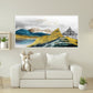 Goldene Berge gerahmte Wandkunst, druckbares Landschaftskunstwerk im Floater-Rahmen, großer blau-goldener Leinwanddruck, Wohnzimmer-Leinwandkunst